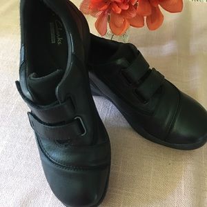 Clark’s Black Slip Ons Women’s size 8M B11